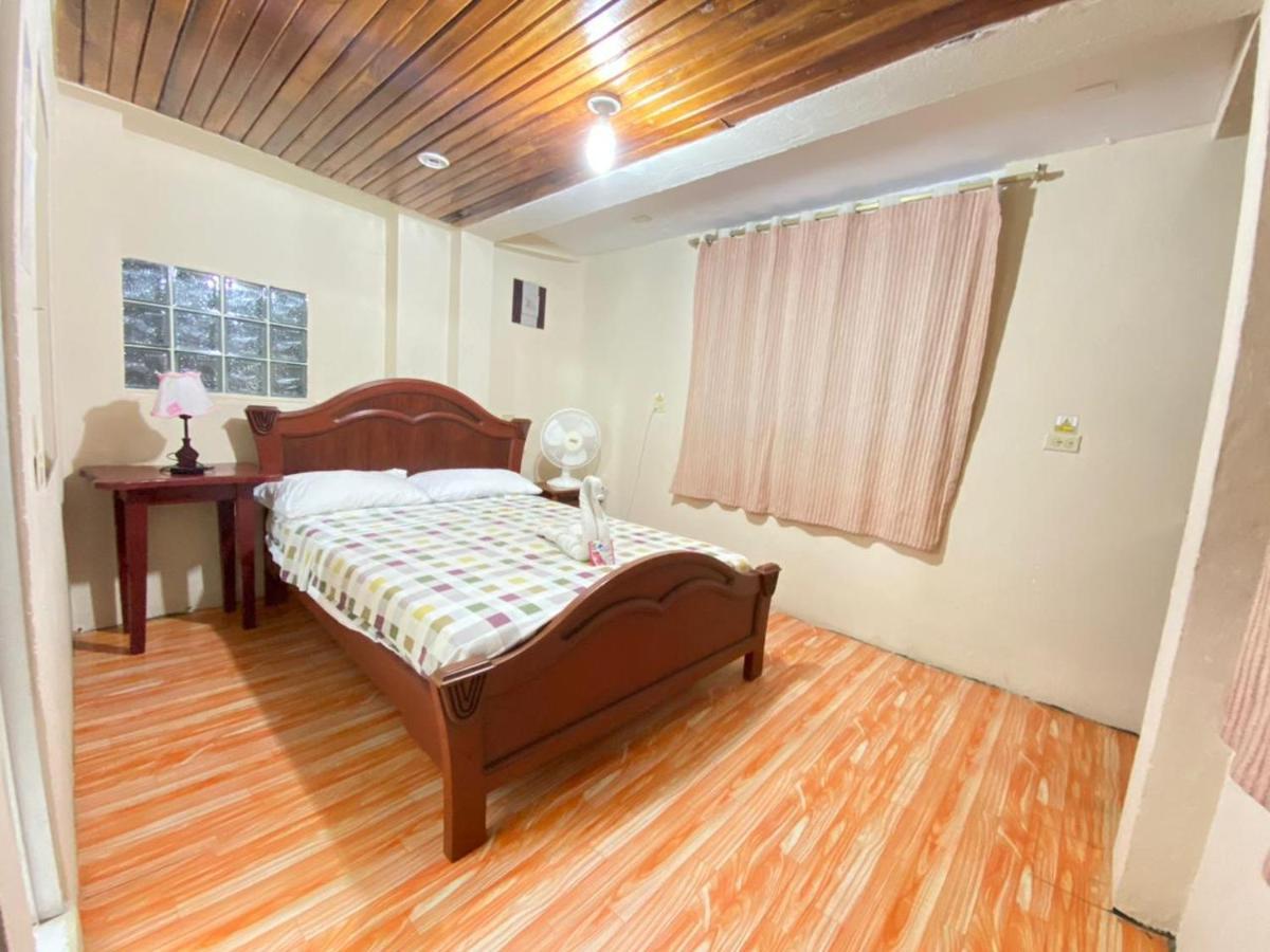 Historico Hostal Elizabeth Puerto Ayora  Ngoại thất bức ảnh