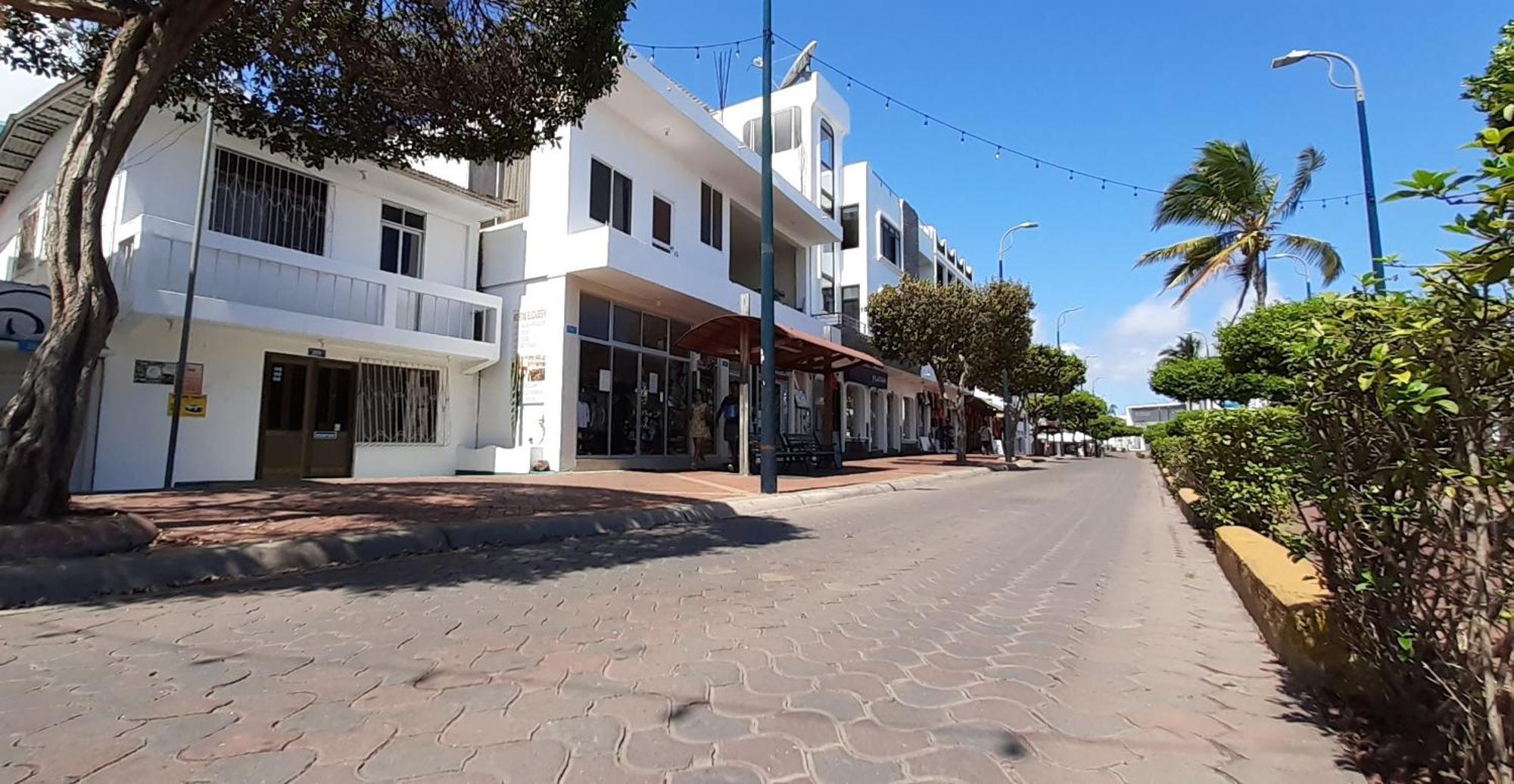 Historico Hostal Elizabeth Puerto Ayora  Ngoại thất bức ảnh