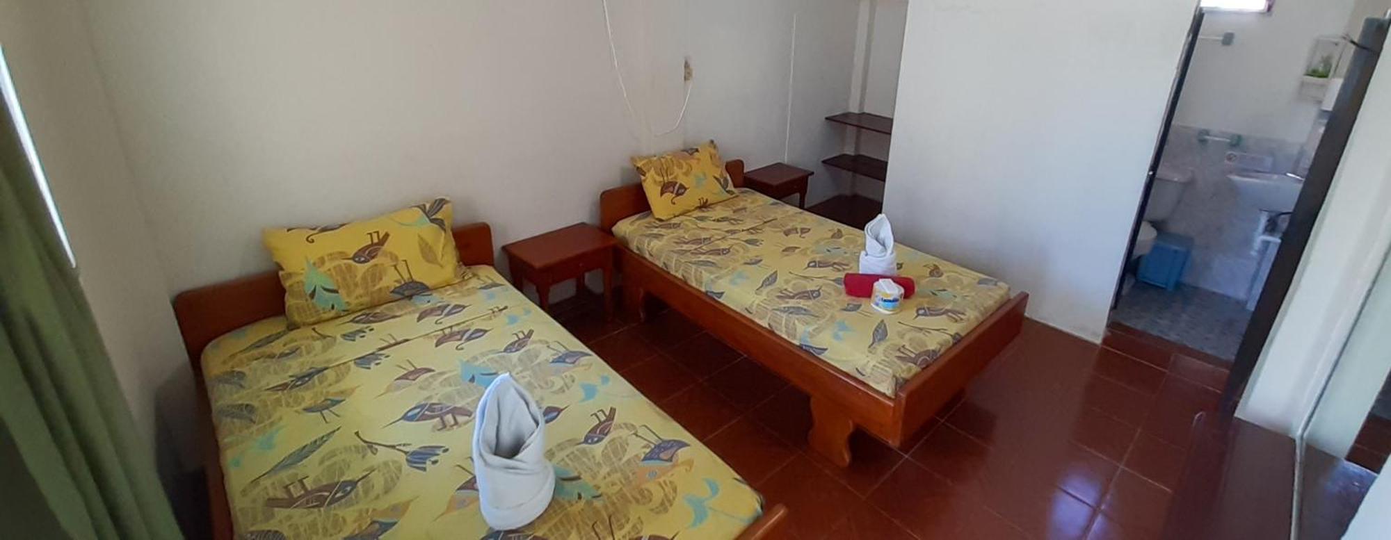 Historico Hostal Elizabeth Puerto Ayora  Ngoại thất bức ảnh