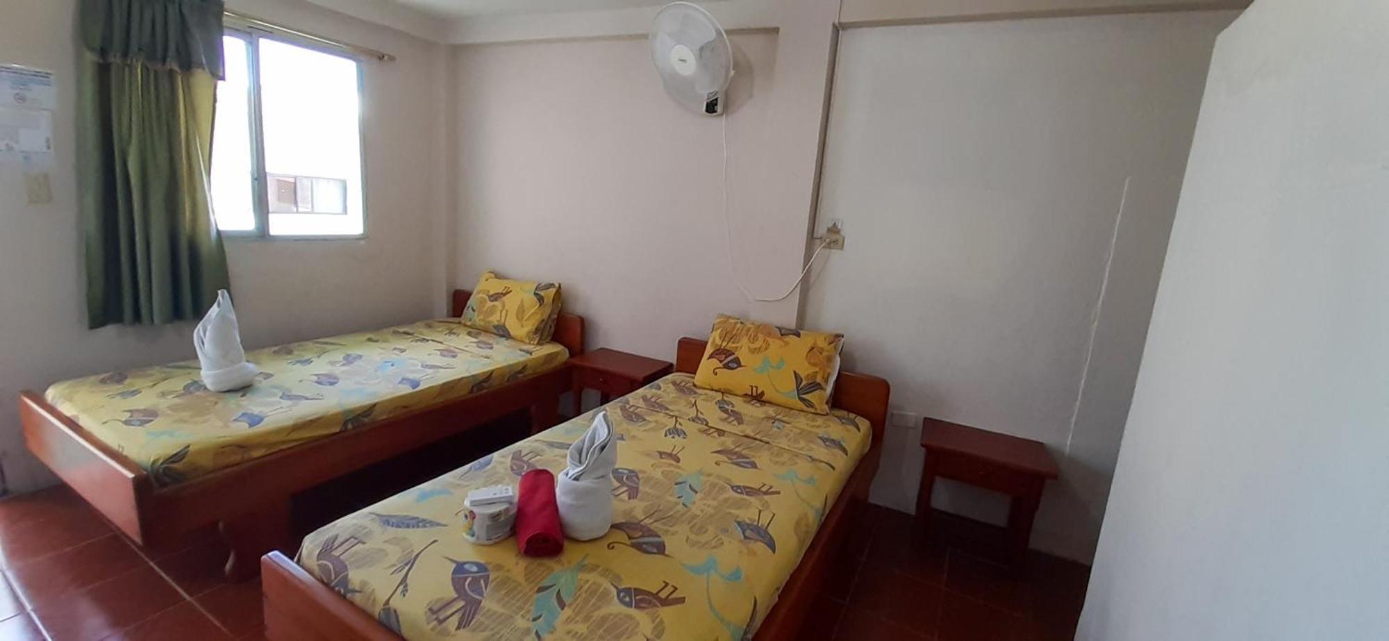 Historico Hostal Elizabeth Puerto Ayora  Ngoại thất bức ảnh