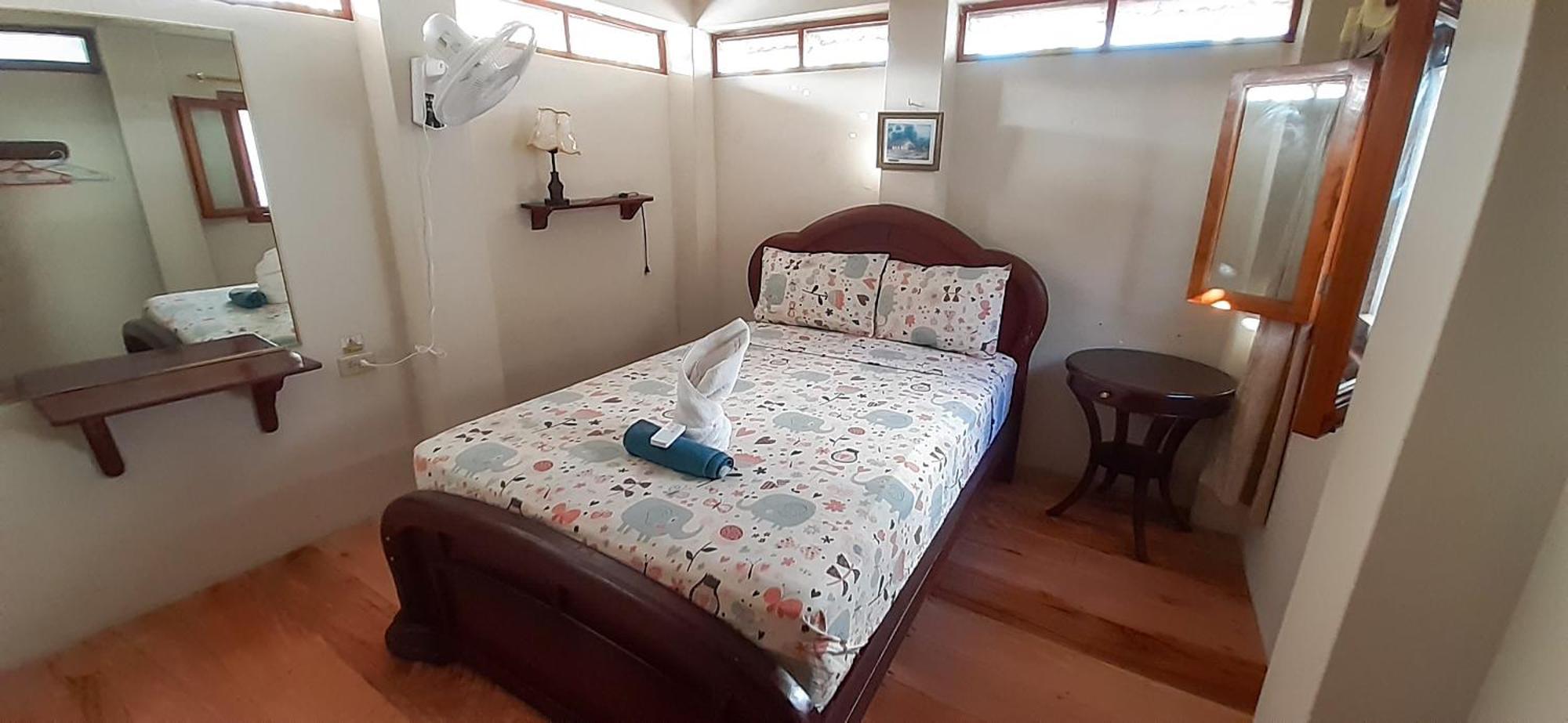 Historico Hostal Elizabeth Puerto Ayora  Ngoại thất bức ảnh