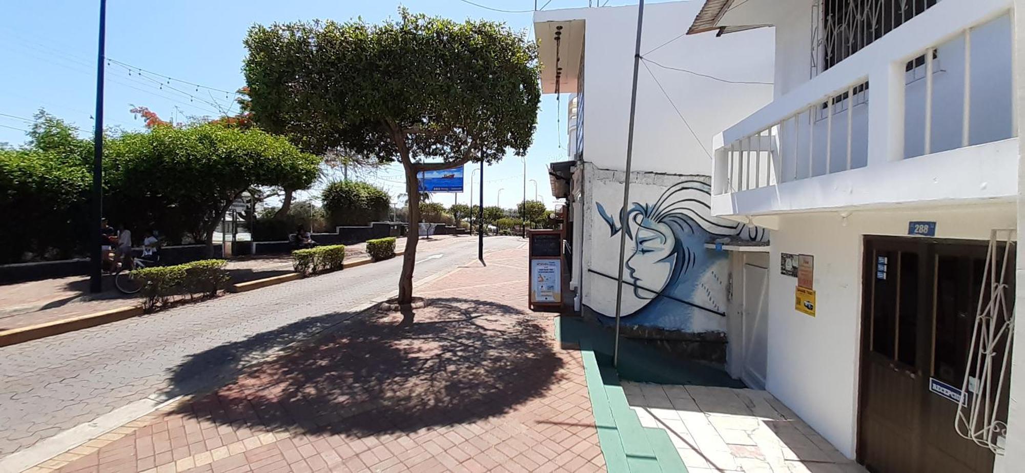 Historico Hostal Elizabeth Puerto Ayora  Ngoại thất bức ảnh